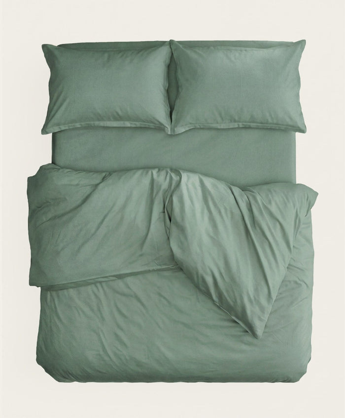 Percale Complete Bed Set by Fable Home, shown in Juniper Green. – #junipergreen/queen #junipergreen/king