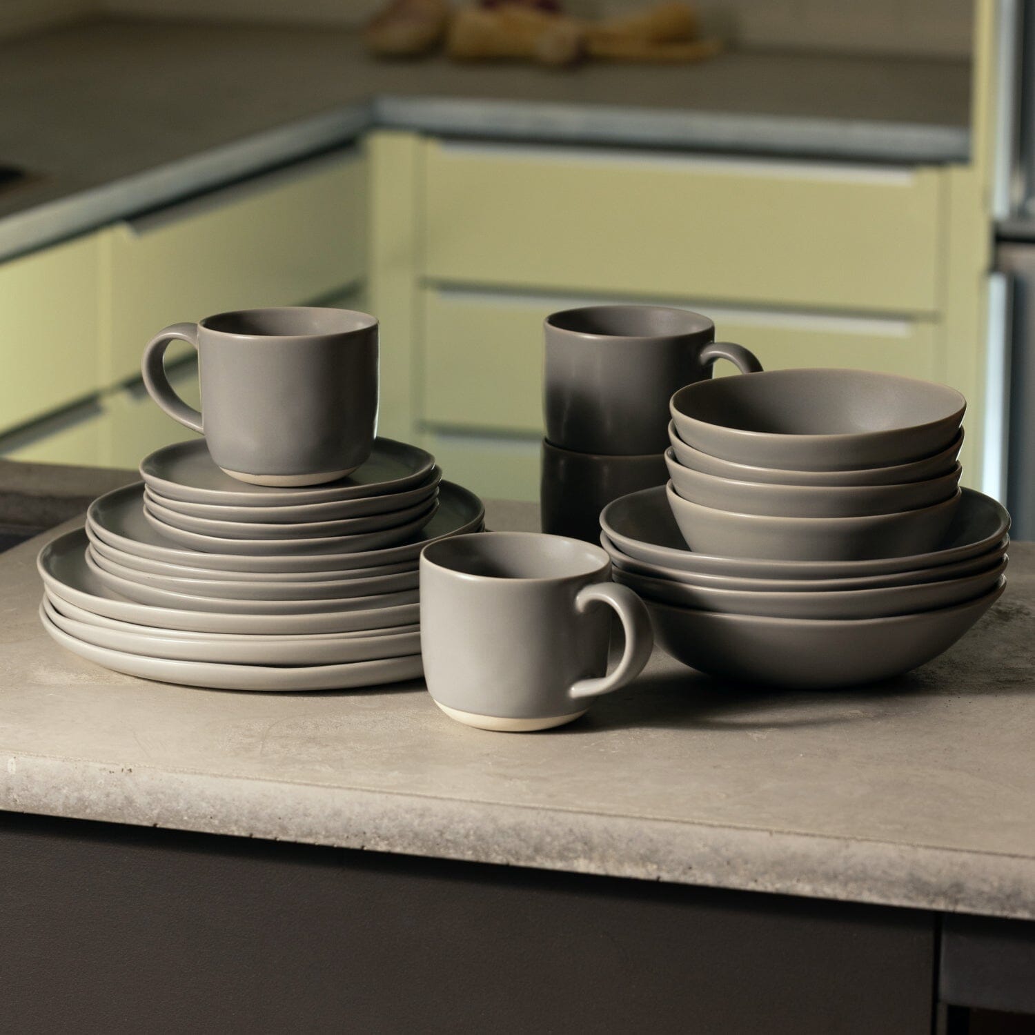 Grey dish outlet set